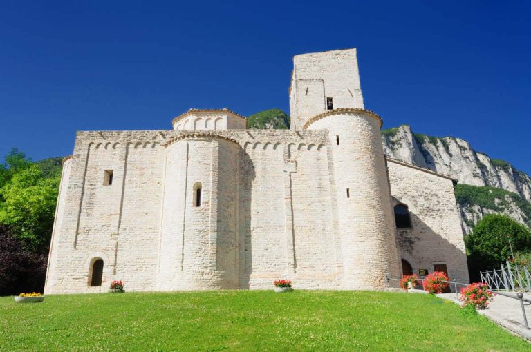 Abbazia di San Vittore alle Chiuse