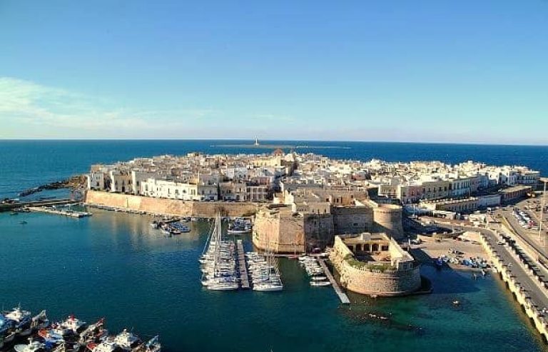 Gallipoli, la ‘città bella’ del Salento