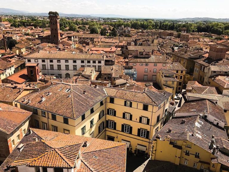 Tra le mura del cuore antico di Lucca