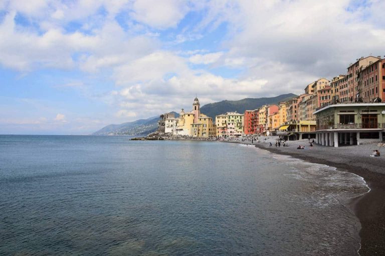 Nervi e Camogli dicono no al fumo in spiaggia
