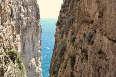 La Montagna Spaccata e la Grotta del Turco: meraviglie naturali e spirituali nel cuore di Gaeta
