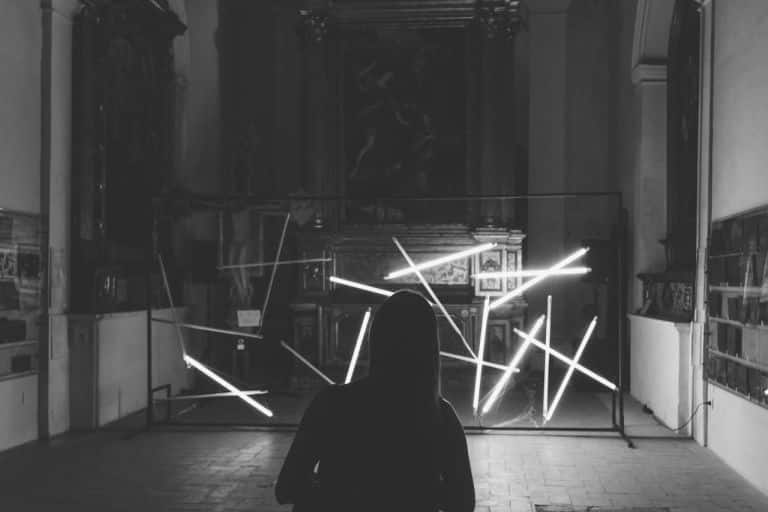 Intrattenimento sensoriale nei borghi italiani: dall’arte delle botteghe alle nuove melodie digitali