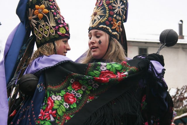 Carnevale di Comelico Superiore: il fascino arcaico della ‘Maskarada’